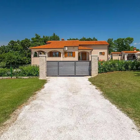 Holiday home Bozac Pula