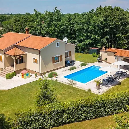 Holiday home Bozac *